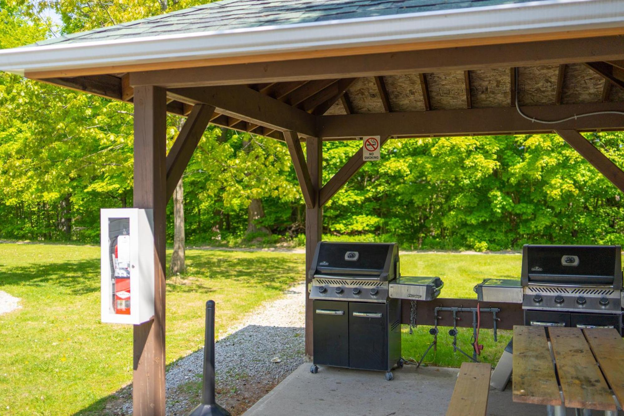 Horseshoe Valley Suites - The Maple Shanty Bay Exterior photo